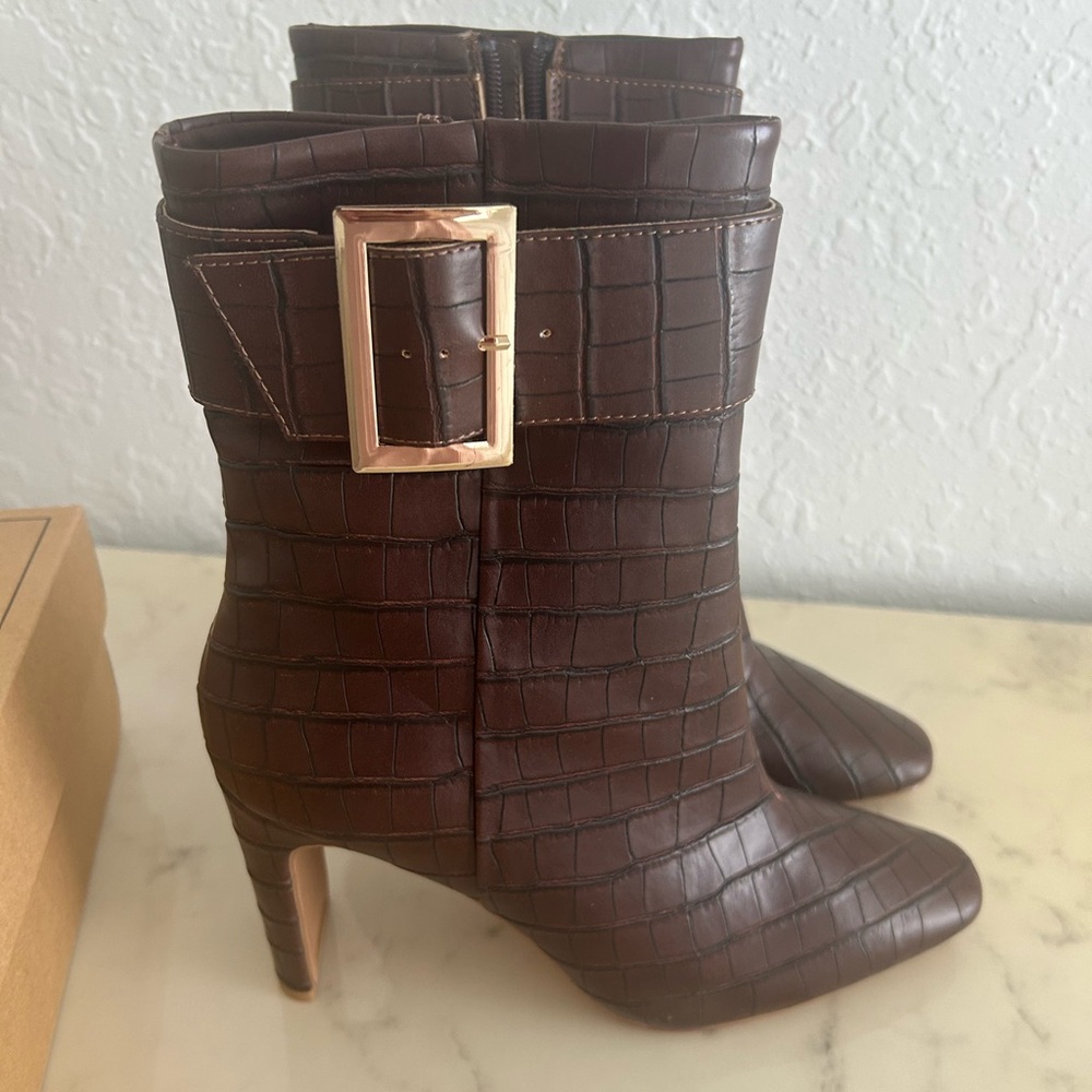 BNIB ASOS buckle ankle boots size 9 entourage